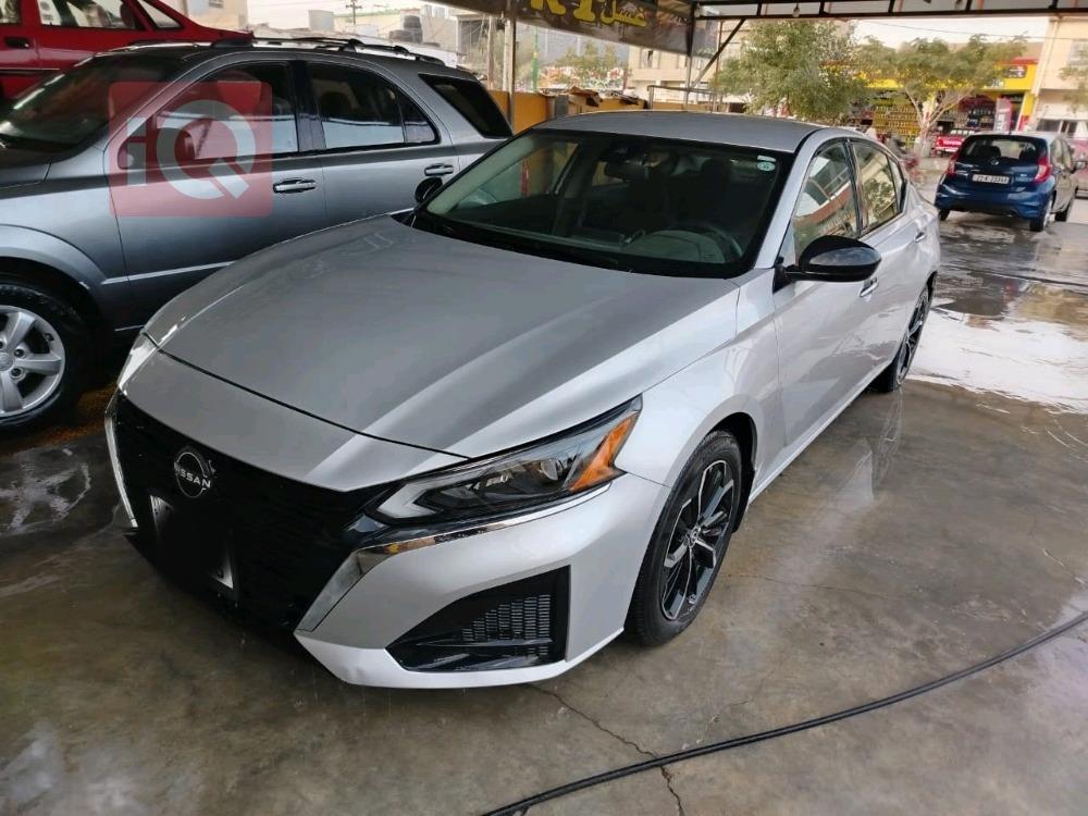 نيسان ألتيما